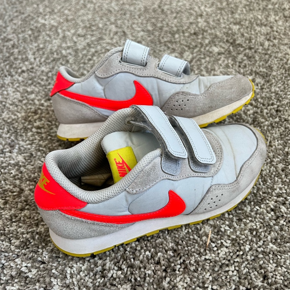 Nike Valiant Sneaker
